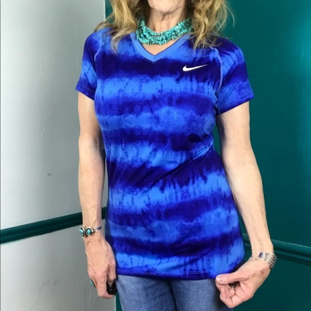 Nike dri fit tie die short sleeve blue shi…